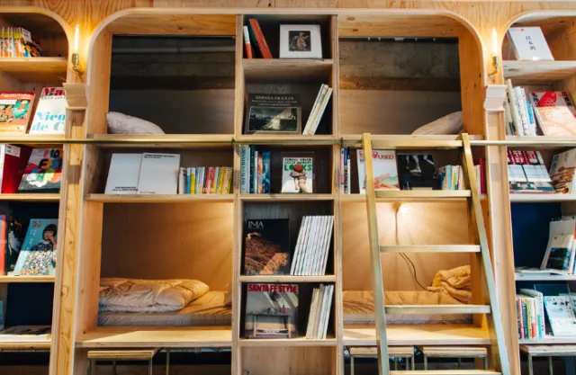來去書店住一晚！主打外國旅客的新住宿型態「BOOK and BED」