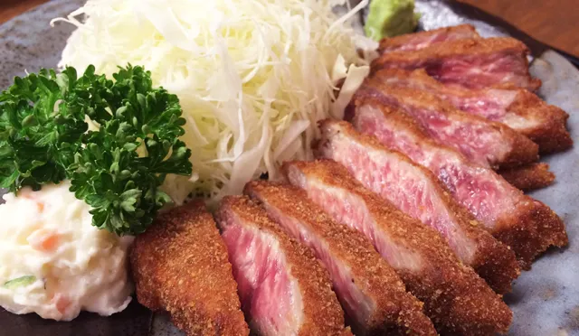 來東京吃什麼？日本正夯炸牛排「牛かつ」超人氣排隊店家