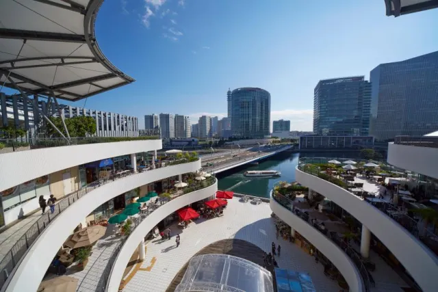 吹海風欣賞橫濱絕景！來到橫濱就先從「BAY QUARTER YOKOHAMA」逛起吧！