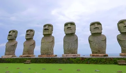 原來不用到復活島，宮崎日南海岸就能看到巨石像！
