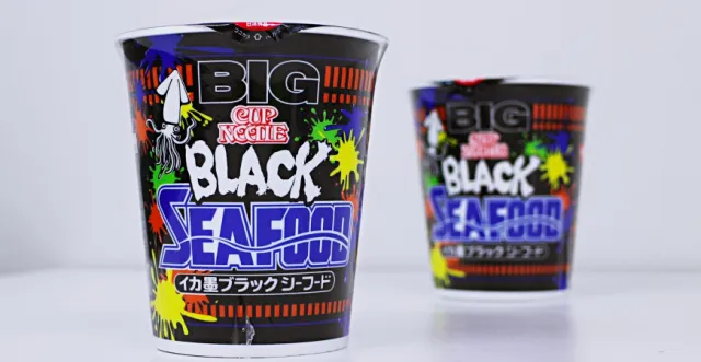 墨魚黑炫風來襲！日本話題十足的黑溜溜墨魚海鮮杯麵強勢登場