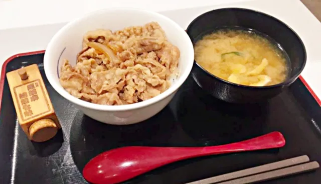 【小資平價旅遊企劃】日本自由行這樣吃最省錢──定食店篇