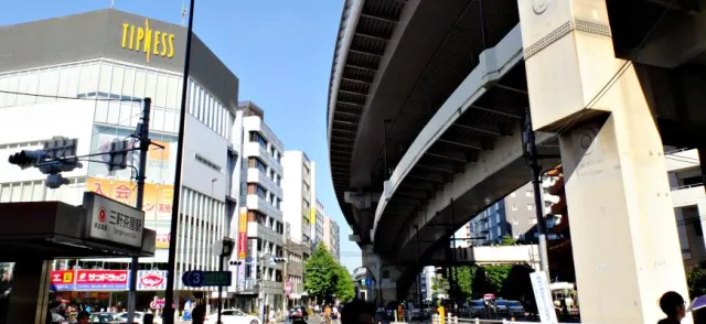 恰到好處的時尚與俗氣──走訪東京「三軒茶屋」車站周邊街道