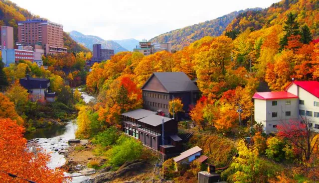 北海道溫泉是日本第一名？絕景圍繞溫泉鄉最漂亮 Top10，四季如畫超療癒！