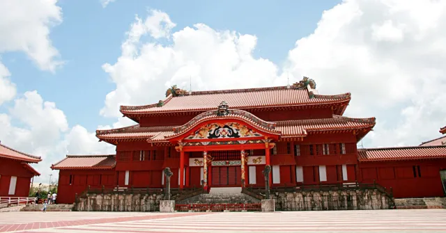 琉球王朝最繁華的宮殿：前進世界文化遺產，我們去「首里城」！