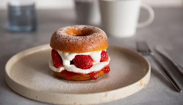 把減肥丟一旁吧！京都koe donuts推出可品嚐現做甜甜圈的體驗型見學工廠