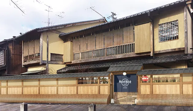 美式「硬石咖啡」進駐京都祇園百年町家老屋！來感受硬派搖滾和傳統和風融合的絕妙氛圍