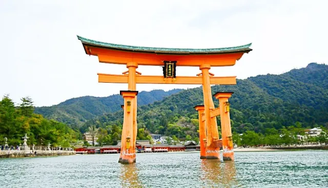 玩不膩的廣島！嚴島神社到新景點的吃玩樂全整理，告訴你旅遊達人才知道的秘點！