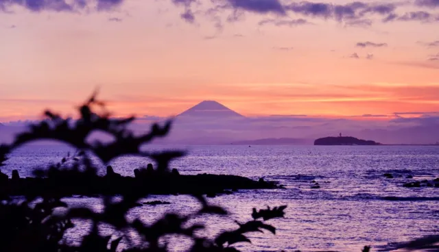 天皇也愛去！東京近郊臨海小鎮「葉山」一日遊提案：海面富士山、夕陽絕景！
