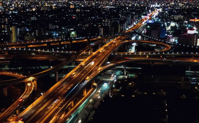 大阪晚上8點後怎麼玩？東大阪交流道夜景、燈籠巷弄等6大景點推薦！